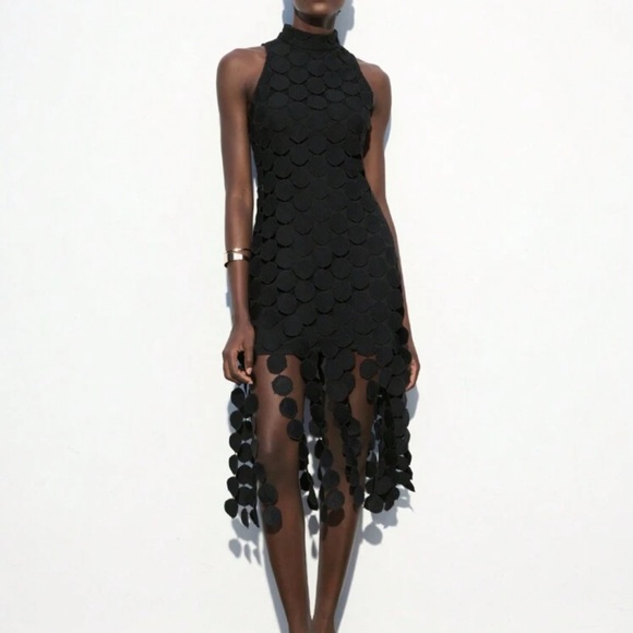 Maija Elegant Black Round Patch Sleeveless Dress - Picture 4 of 7